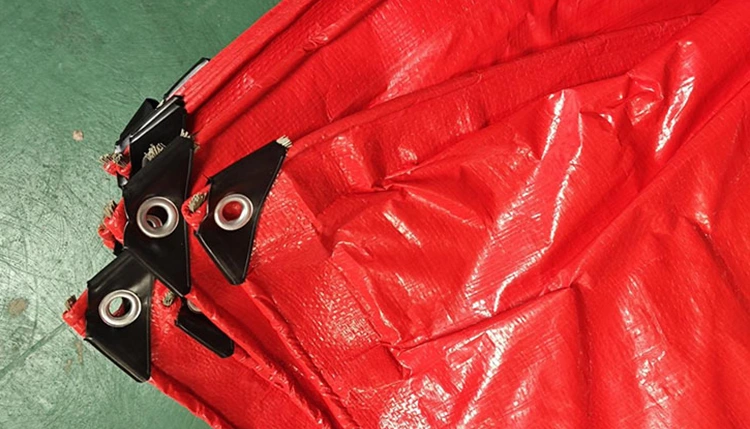 PE Tarpaulins: Afrika'da konut ve su depolama için güvenilir bir çözüm