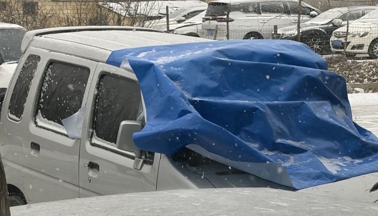 Karlı Havalarda Araç Kaplamasında PE Branda Uygulaması